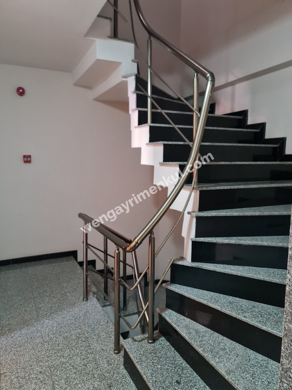 Küçükyalı Metronun Yanı Yeni Bina 3+1 Lüks Satılık Dubleks Daire