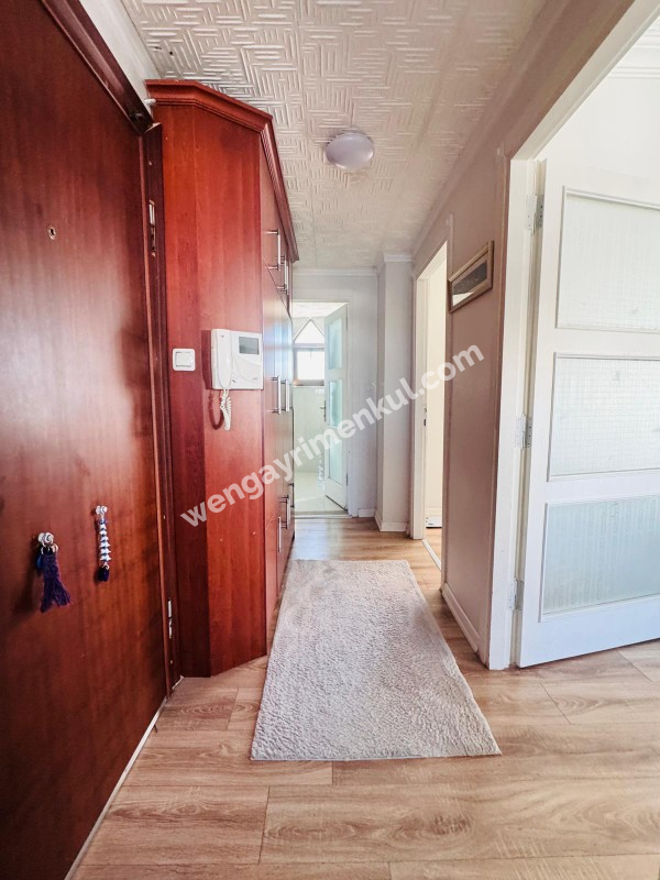 BAHÇELİEVLERDE EN ÜST KAT 2+1 FERAH DAİRE..