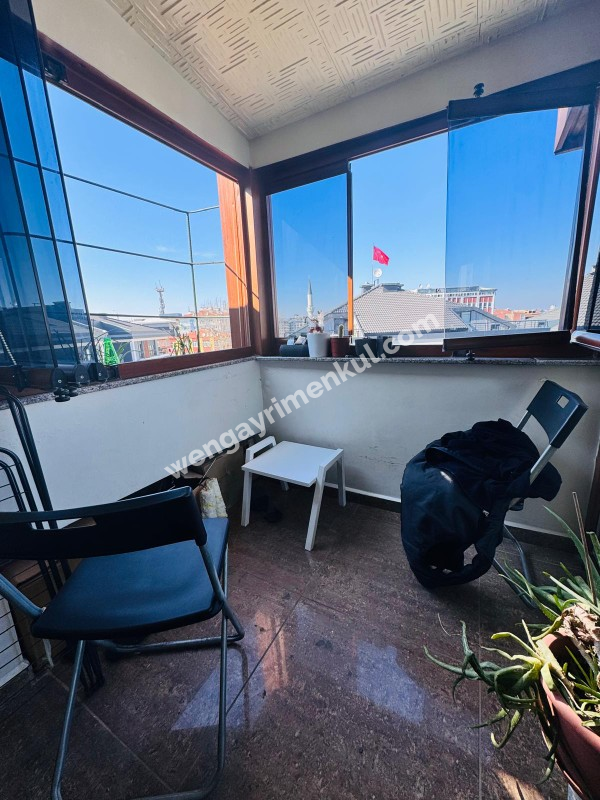 BAHÇELİEVLERDE EN ÜST KAT 2+1 FERAH DAİRE..