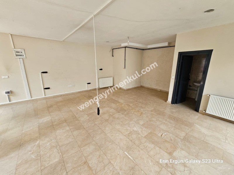SAHRAYICEDİT YENİ BİNADA  KİRALIK 50m2 DÜKKAN.