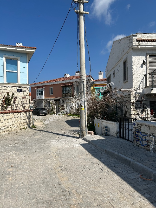 Çeşme Reisdere ‘de Sezonluk Kiralık Lüks Eşyalı 2+1 Daire