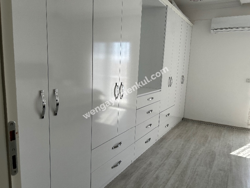 Çeşme Alaçatı ‘da  Sezonluk Kiralık Turizm Konaklama Sertifikalı 5+2 Havuzlu Triplex Villa