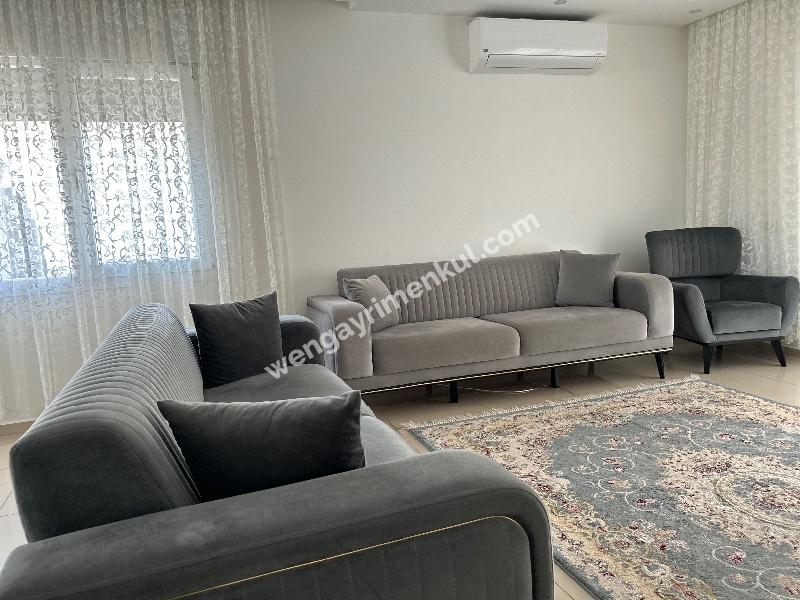Çeşme Alaçatı ‘da  Sezonluk Kiralık Turizm Konaklama Sertifikalı 5+2 Havuzlu Triplex Villa