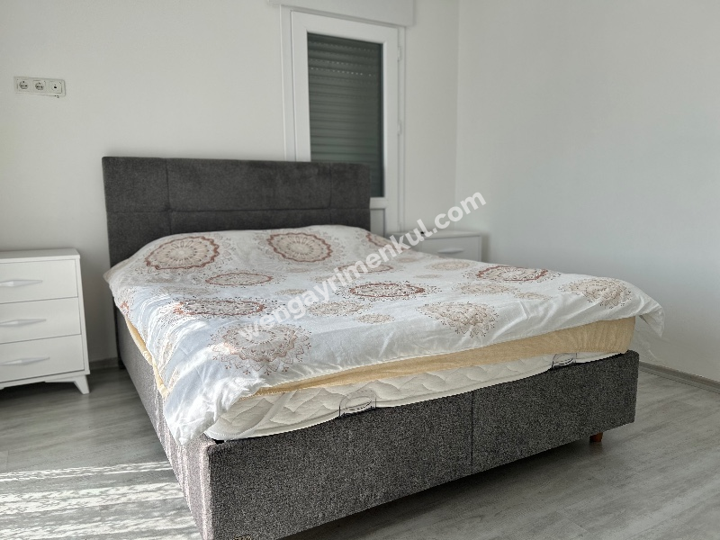 Çeşme Alaçatı ‘da  Sezonluk Kiralık Turizm Konaklama Sertifikalı 5+2 Havuzlu Triplex Villa