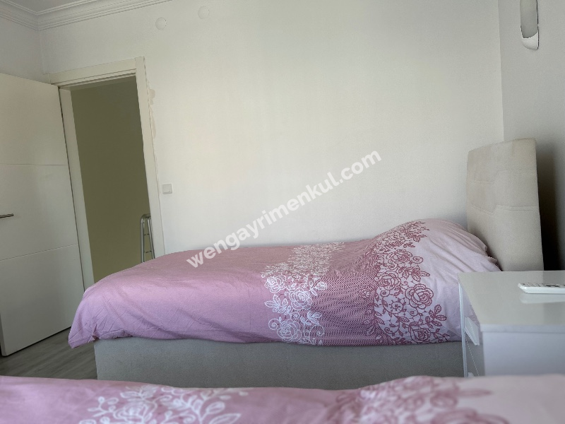 Çeşme Alaçatı ‘da  Sezonluk Kiralık Turizm Konaklama Sertifikalı 5+2 Havuzlu Triplex Villa