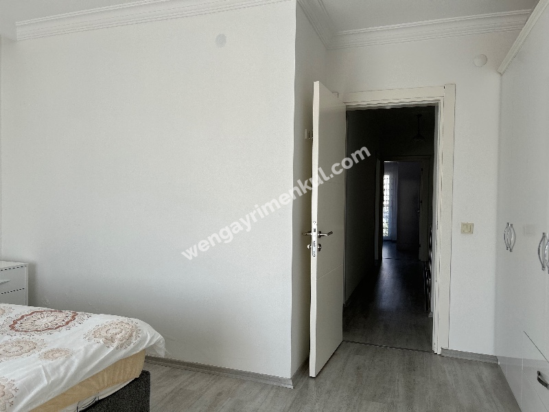 Çeşme Alaçatı’da Satılık 5+2 Havuzlu Turizm Konaklama Belgesine sahip Tripleks Villa 