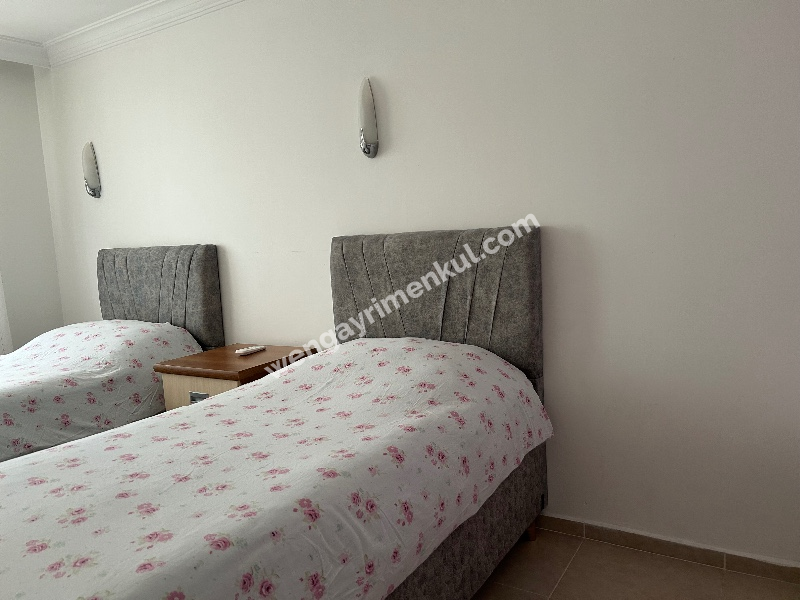 Çeşme Alaçatı’da Satılık 5+2 Havuzlu Turizm Konaklama Belgesine sahip Tripleks Villa 