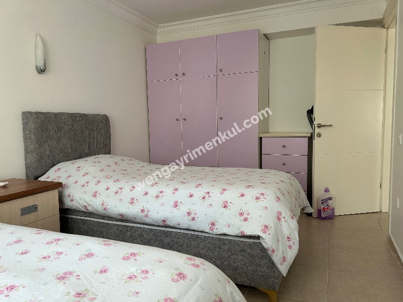 Çeşme Alaçatı’da Satılık 5+2 Havuzlu Turizm Konaklama Belgesine sahip Tripleks Villa 