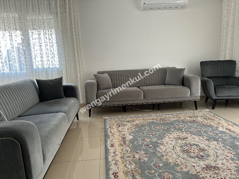 Çeşme Alaçatı’da Satılık 5+2 Havuzlu Turizm Konaklama Belgesine sahip Tripleks Villa 