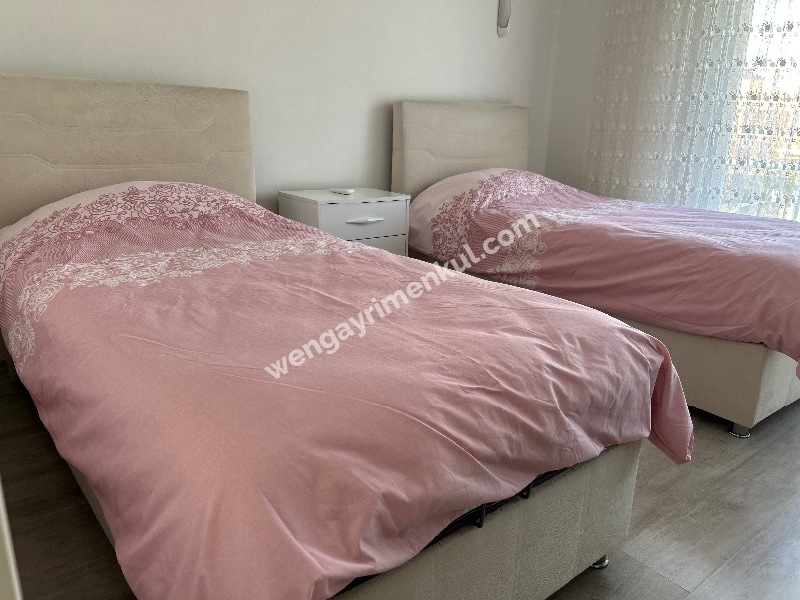 Çeşme Alaçatı’da Satılık 5+2 Havuzlu Turizm Konaklama Belgesine sahip Tripleks Villa 