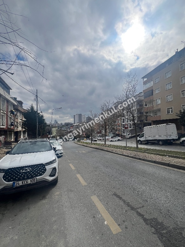 Ferman Caddesi’nde Geniş 2 + 1 Satılık Daire