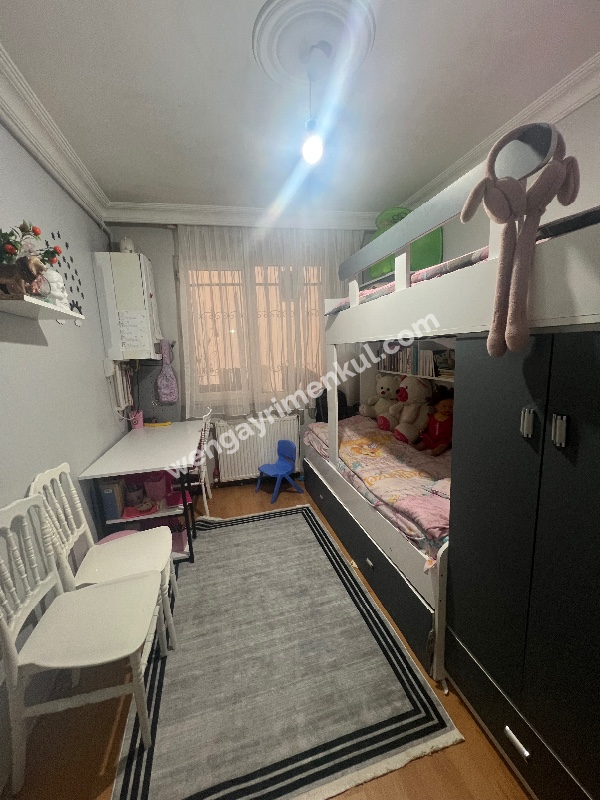 Ferman Caddesi’nde Geniş 2 + 1 Satılık Daire
