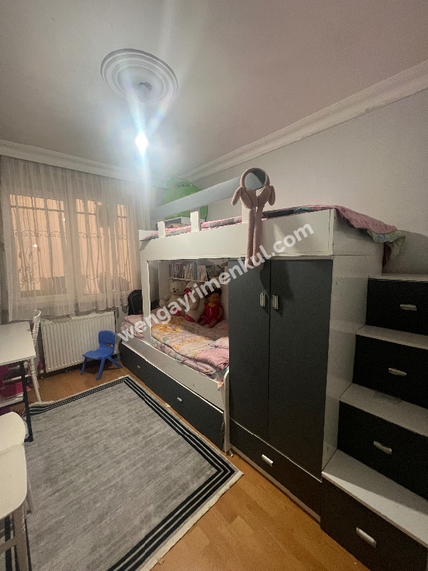 Ferman Caddesi’nde Geniş 2 + 1 Satılık Daire