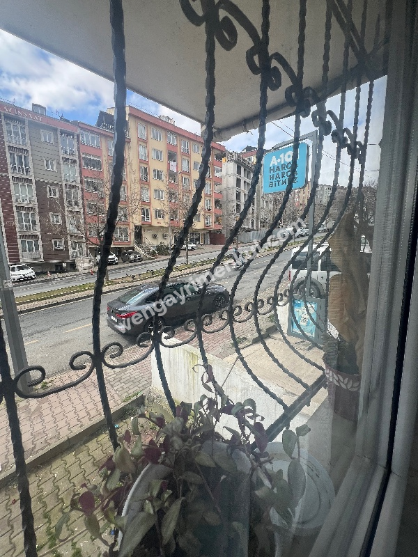 Ferman Caddesi’nde Geniş 2 + 1 Satılık Daire