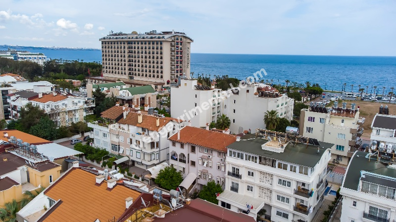 Antalya konyaaltı sahile 150 metre uzaklıkta kiralık 3 + 1