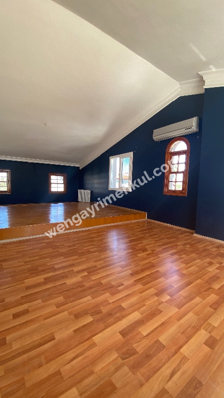 Antalya konyaaltı sahile 150 metre uzaklıkta kiralık 3 + 1