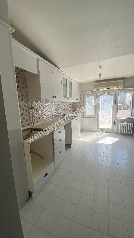 Antalya konyaaltı sahile 150 metre uzaklıkta kiralık 3 + 1