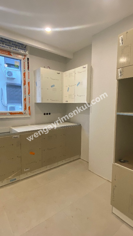 Caddebostan İskele Sokak’ta satılık 3+1