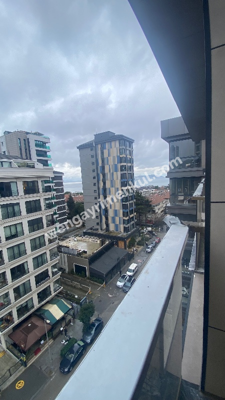 Caddebostan İskele Sokak’ta satılık 3+1