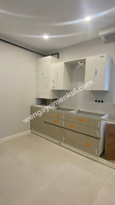 Caddebostan İskele Sokak’ta satılık 3+1