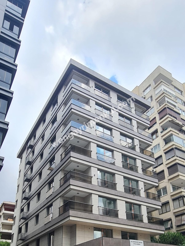 Caddebostan İskele Sokak’ta satılık 3+1
