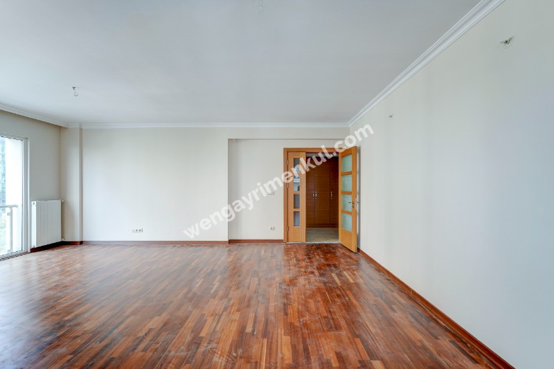 Zümrüt Konutları Sitesi Aydınlık, Geniş, Boyalı, 3+1 Satılık Daire