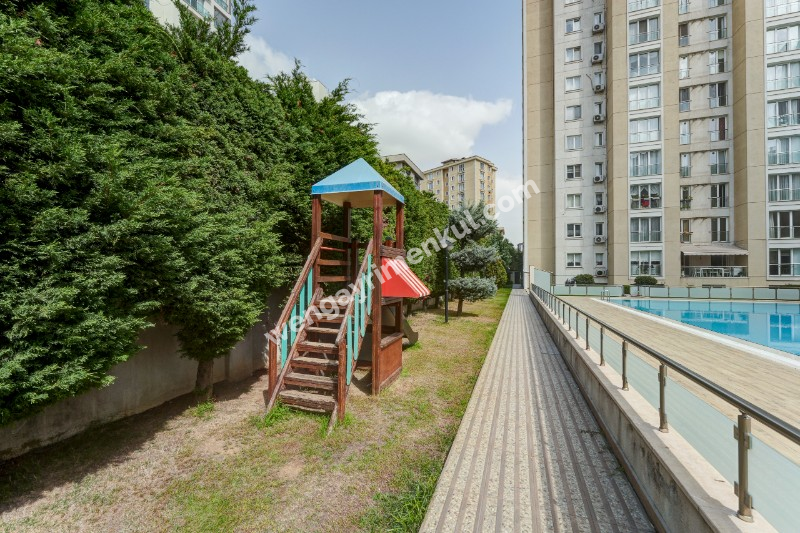 Zümrüt Konutları Sitesi Aydınlık, Geniş, Boyalı, 3+1 Satılık Daire