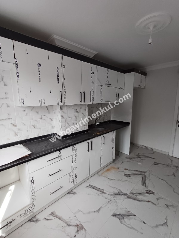 SULTANBEYLİ MECİDİYE MAHALLESİNDE 2+1 SATILIK DAİRE