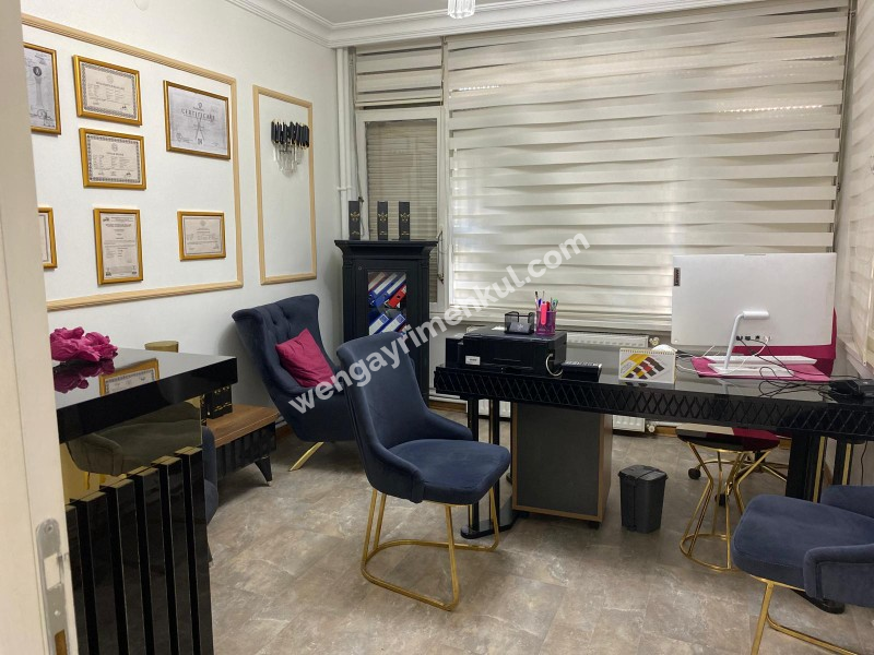 BAKIRKÖY İNCİRLİ CAD. ÜZERİ 3+1 DEVREN GÜZELLİK SALONU...