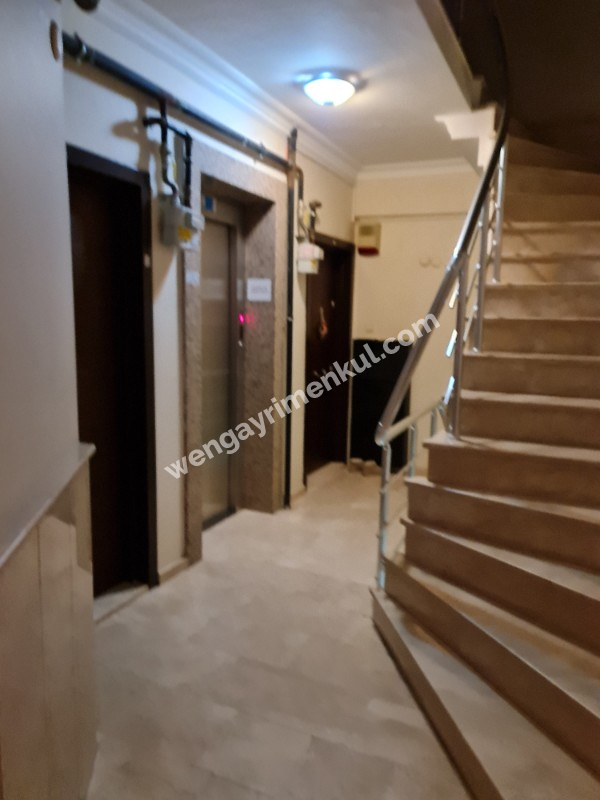 Göztepe Metro ve Caddeye Yakın Satılık 2+1 Lüks Daire