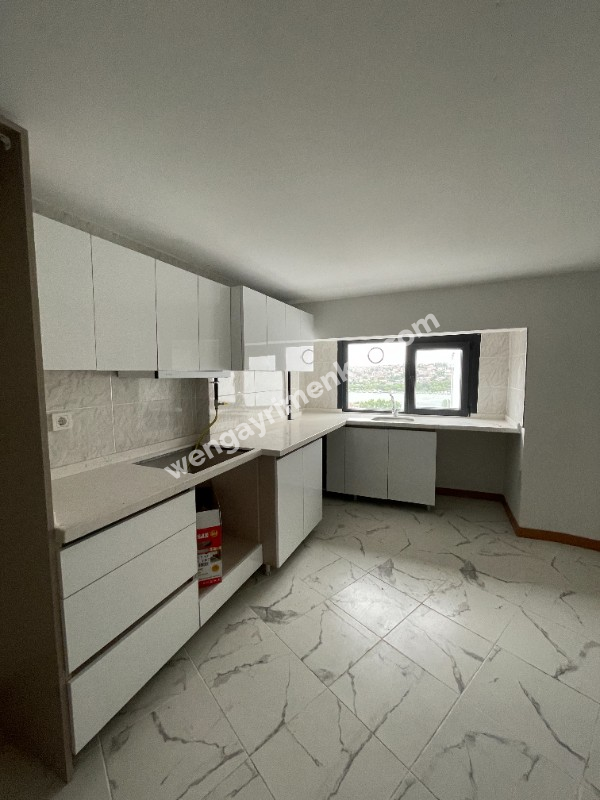 Halıcıoğlu 'da manzaralı dublex daire