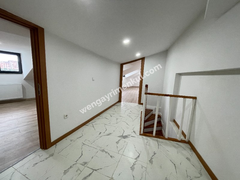 Halıcıoğlu 'da manzaralı dublex daire