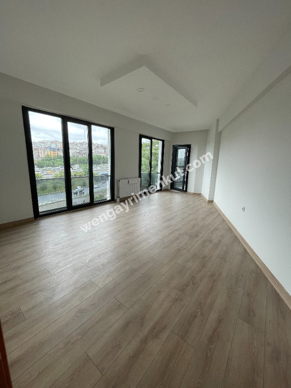 Halıcıoğlu 'da manzaralı dublex daire