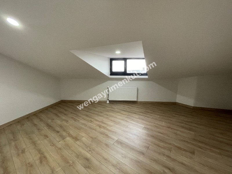 Halıcıoğlu 'da manzaralı dublex daire