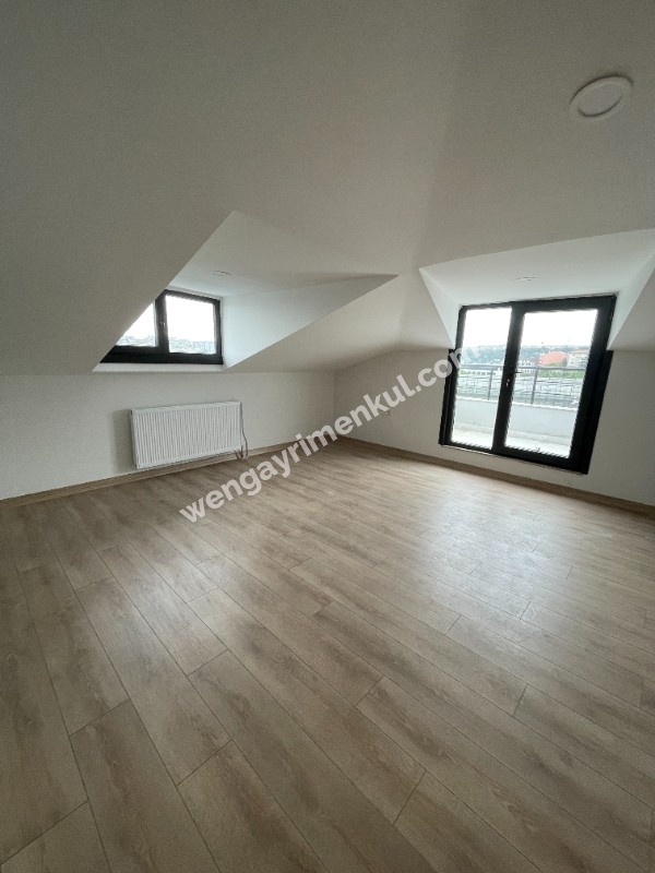 Halıcıoğlu 'da manzaralı dublex daire