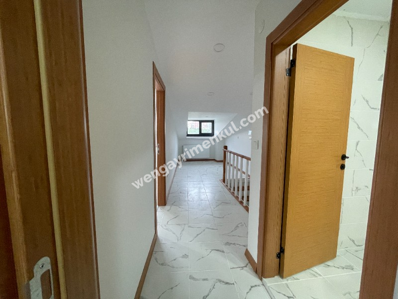 Halıcıoğlu 'da manzaralı dublex daire