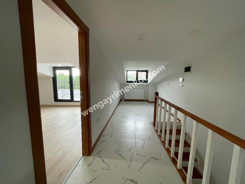 Halıcıoğlu 'da manzaralı dublex daire