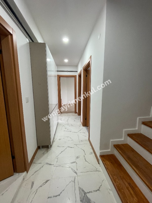 Halıcıoğlu 'da manzaralı dublex daire