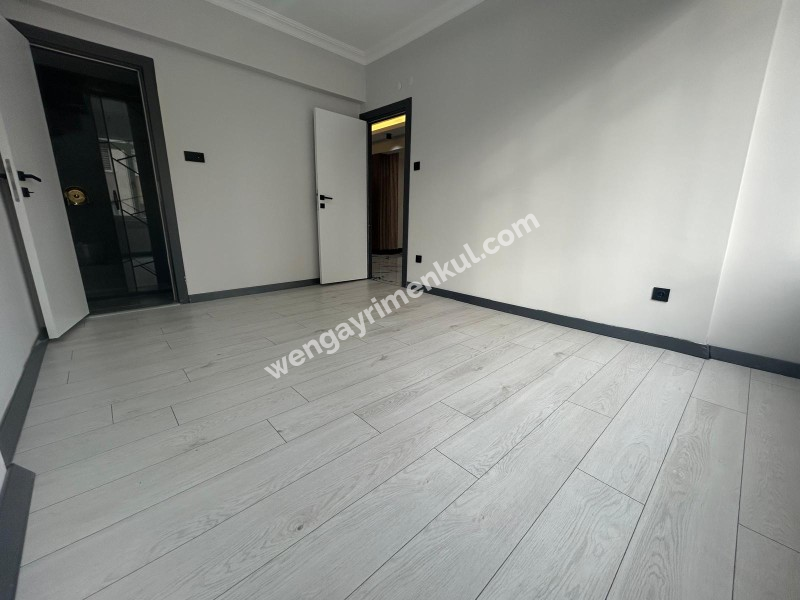 BOSTANCIDA METROYA 5 DK EBV.BANYO K.MUTFAK ARAKAT ULTRA LÜKS 3+1