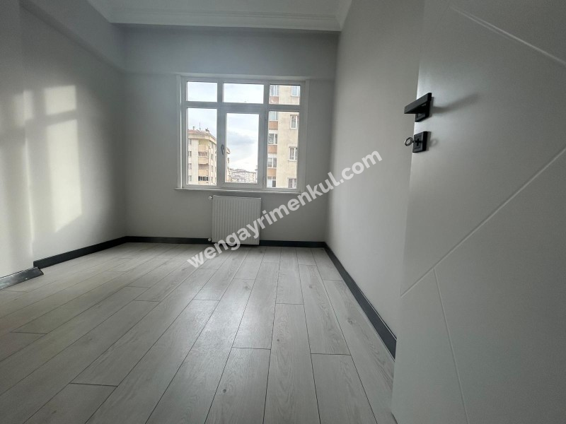 BOSTANCIDA METROYA 5 DK EBV.BANYO K.MUTFAK ARAKAT ULTRA LÜKS 3+1