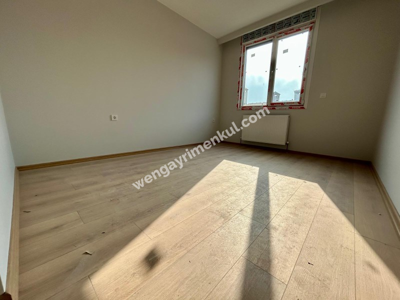 MARMARAYA 2 DK YÜRÜME MESAFESİNDE BALKONLU ARA KAT SIFIR 2+1