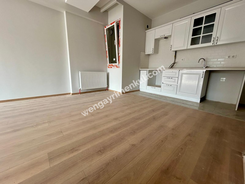 MARMARAYA 2 DK YÜRÜME MESAFESİNDE BALKONLU ARA KAT SIFIR 2+1