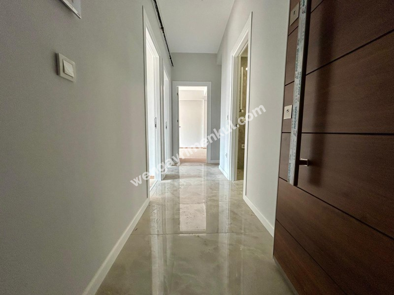 MARMARAYA 2 DK YÜRÜME MESAFESİNDE BALKONLU ARA KAT SIFIR 2+1