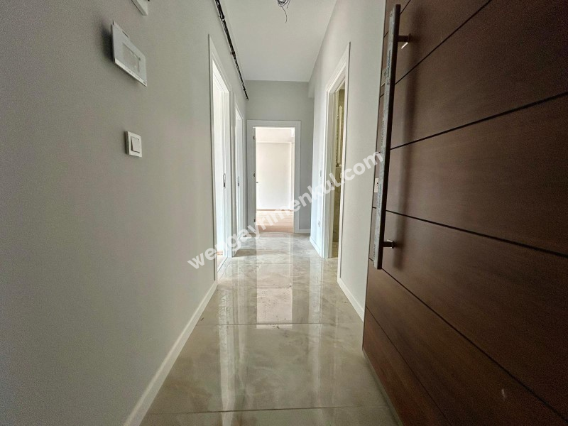 MARMARAYA 2 DK YÜRÜME MESAFESİNDE BALKONLU ARA KAT SIFIR 2+1