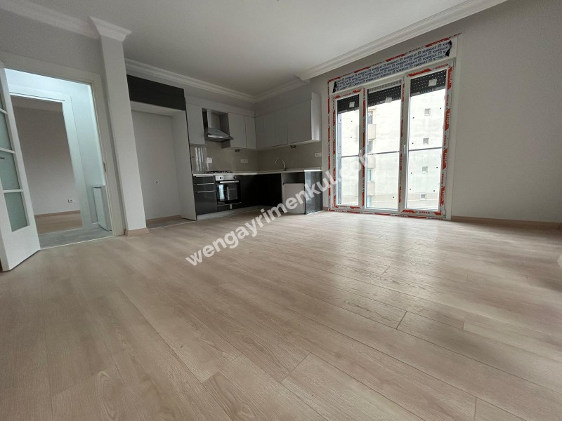 KOZYATAĞI'NDA METROYA MİNİBÜSE ÇOK YAKIN SIFIR 2+1 LÜKS DAİRE