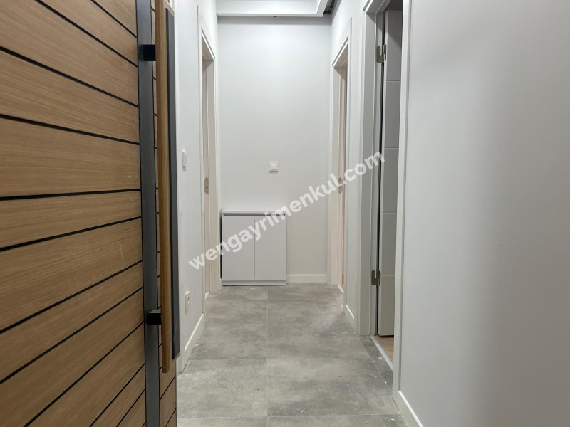 KOZYATAĞI'NDA METROYA MİNİBÜSE ÇOK YAKIN SIFIR 2+1 LÜKS DAİRE