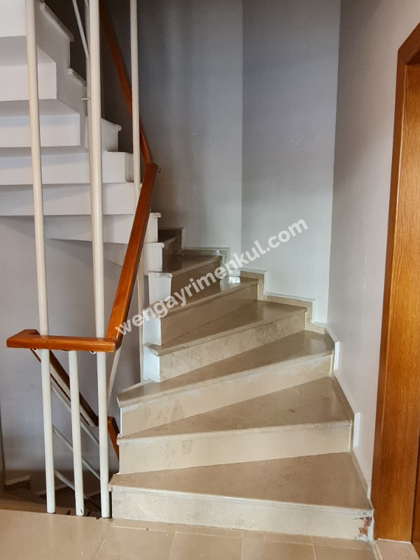 İdealtepede Metro ve Marmaraya Yakın Geniş 4+2 Dubleks Daire