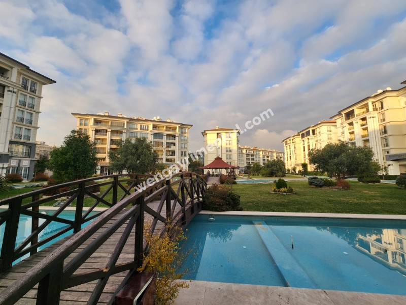 BEYLIKDÜZÜ KAVAKLI'DA 3 TAPULU MİMARİ TASARIMLI EMSALSİZ DAİRE 6+2