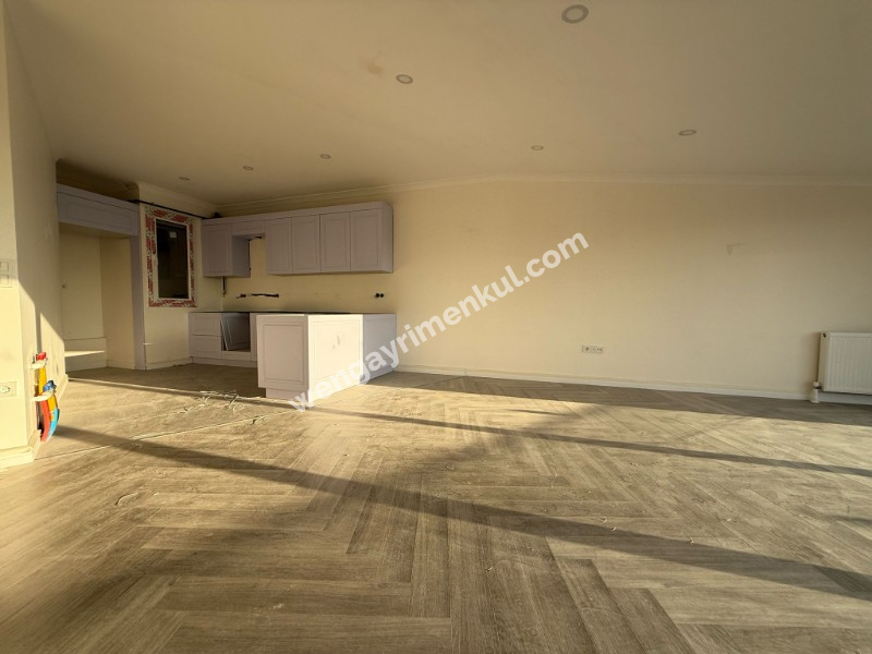 ALTINTEPEDE BOSTANCI VE SAHİLE KOMŞU KONUMDA 4+1 195 M² DUBLEKS