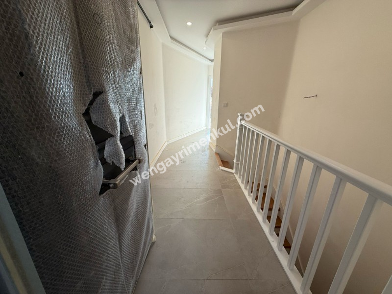 ALTINTEPEDE BOSTANCI VE SAHİLE KOMŞU KONUMDA 4+1 195 M² DUBLEKS